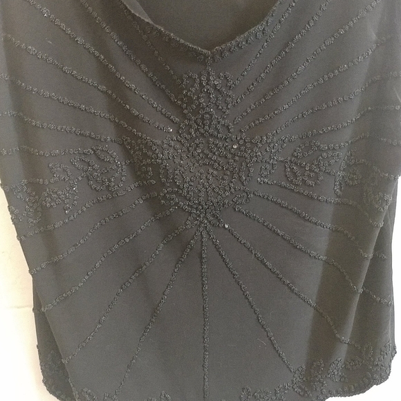 Beautiful Women black top with design - Picture 3 of 10